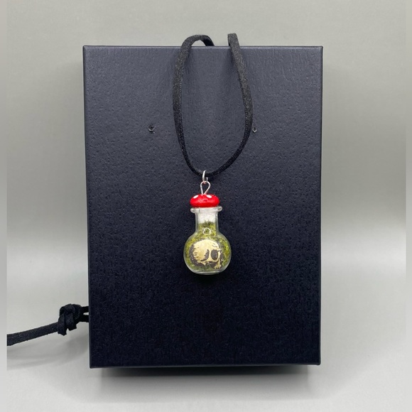 🍄☠️Poison Skull Amanita Bottle Necklace - Picture 1 of 5